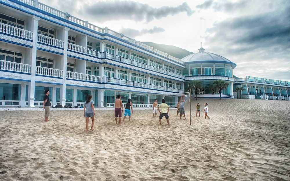 White House Beach Resort 50/71