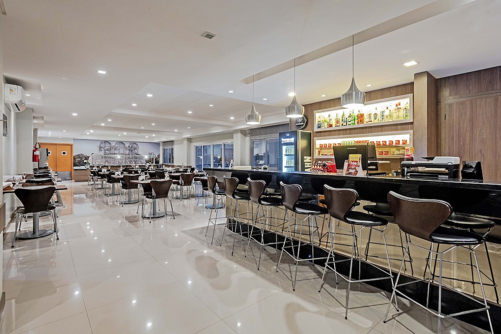 Slim Hotel Curitiba Av. das Torres 12/27