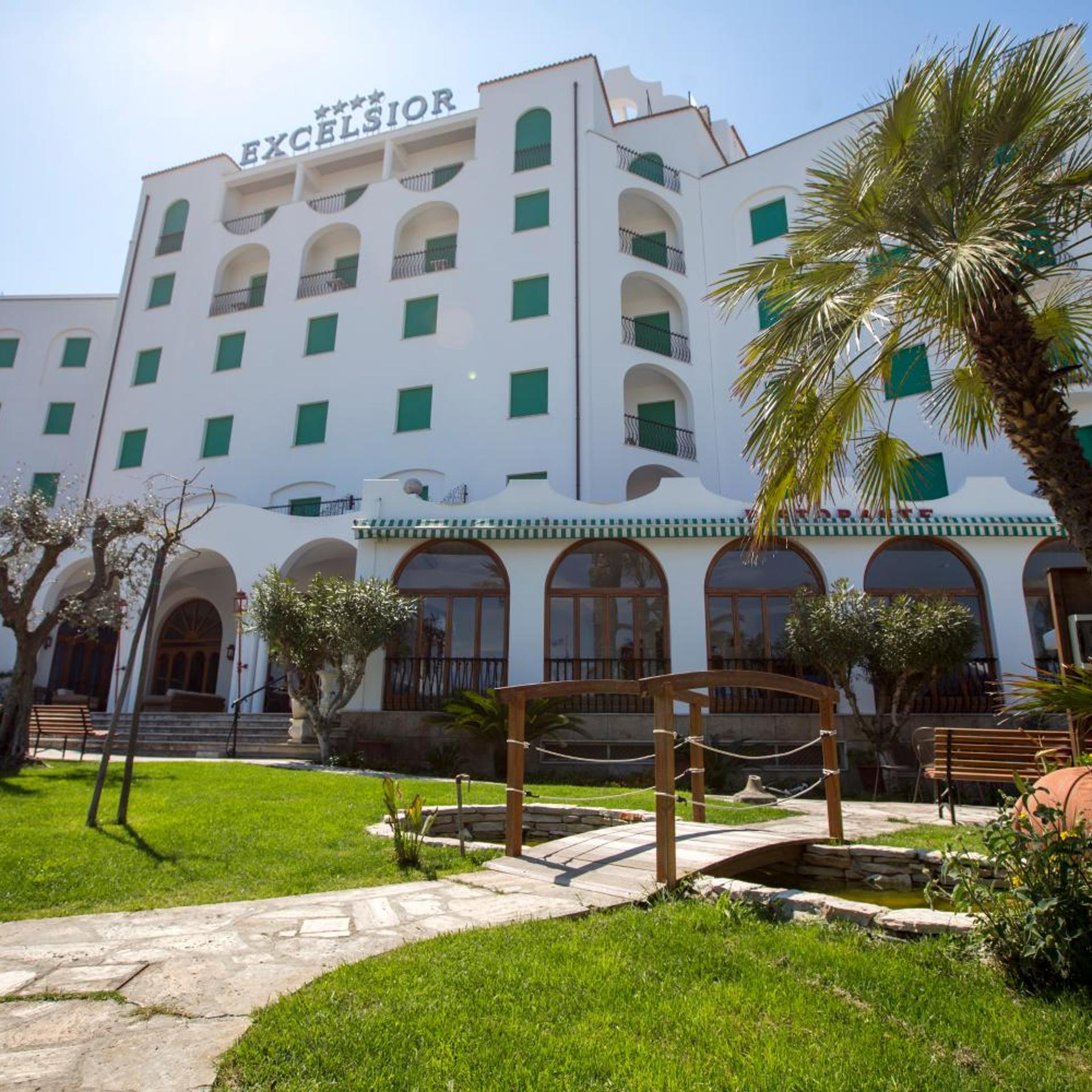 Grand Hotel Excelsior 4/66