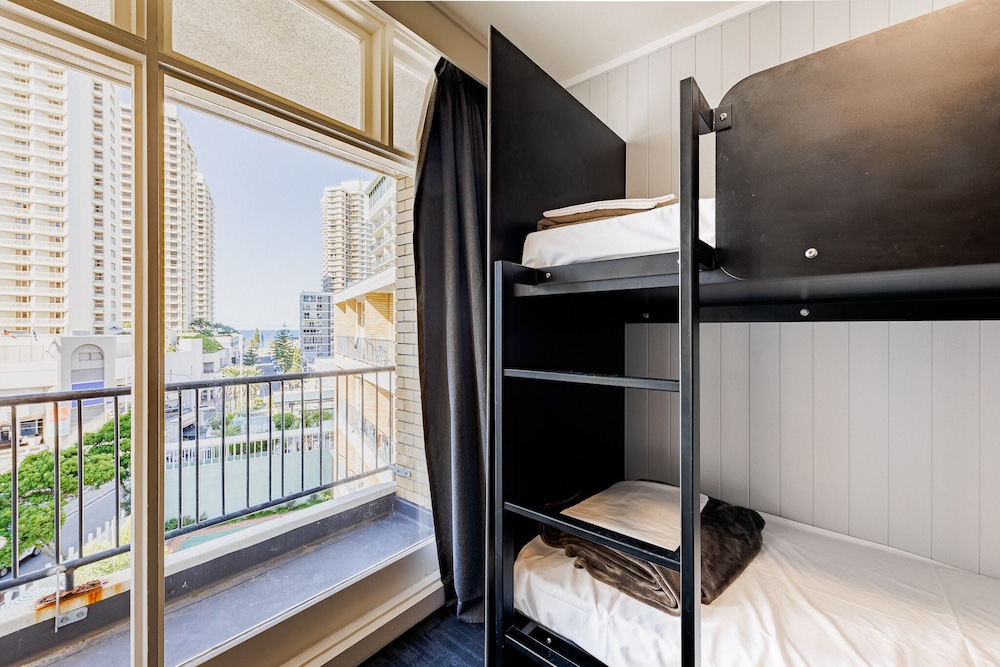 Bunk Backpackers Surfers Paradise Hostel 18/76