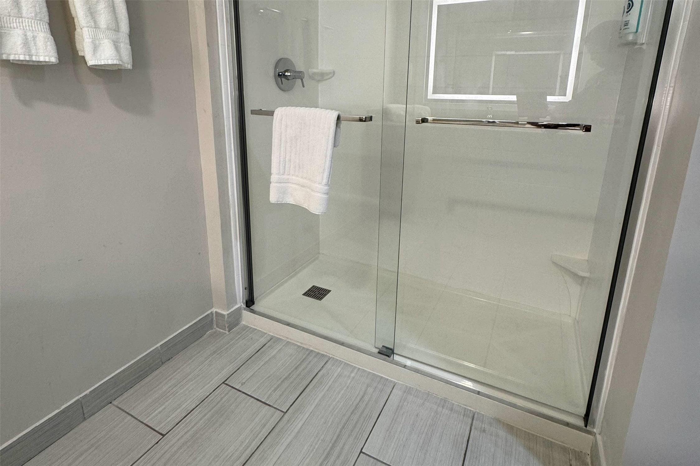 غرفة بسرير كينج، Comfort Inn & Suites Syracuse-Carrier Circle 8/8