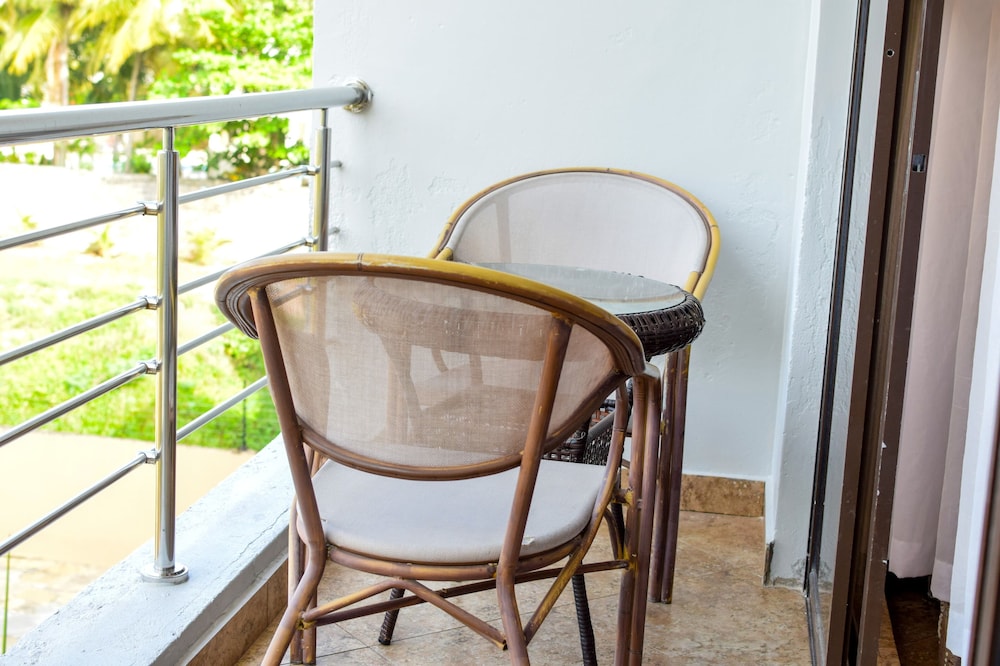 Retro Boutique Hotel Limited 32/42