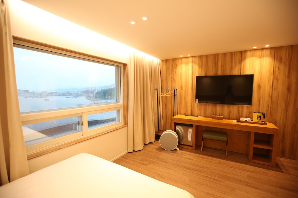 AM Ort Hotel 12/21