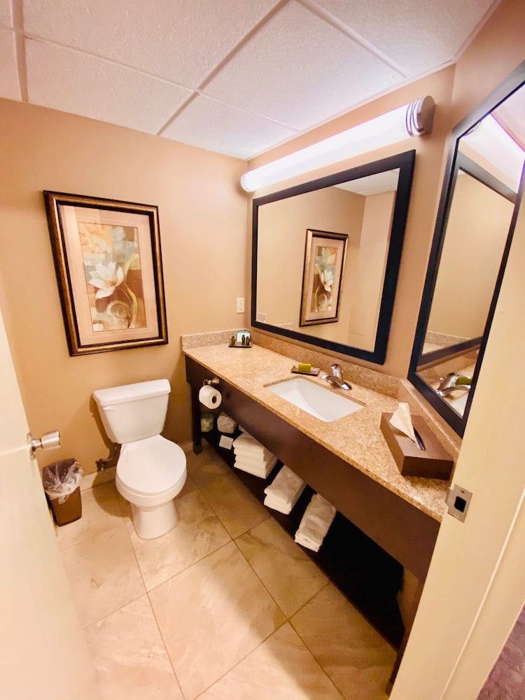 Fourwinds Lakeside Inn Marina 19/48