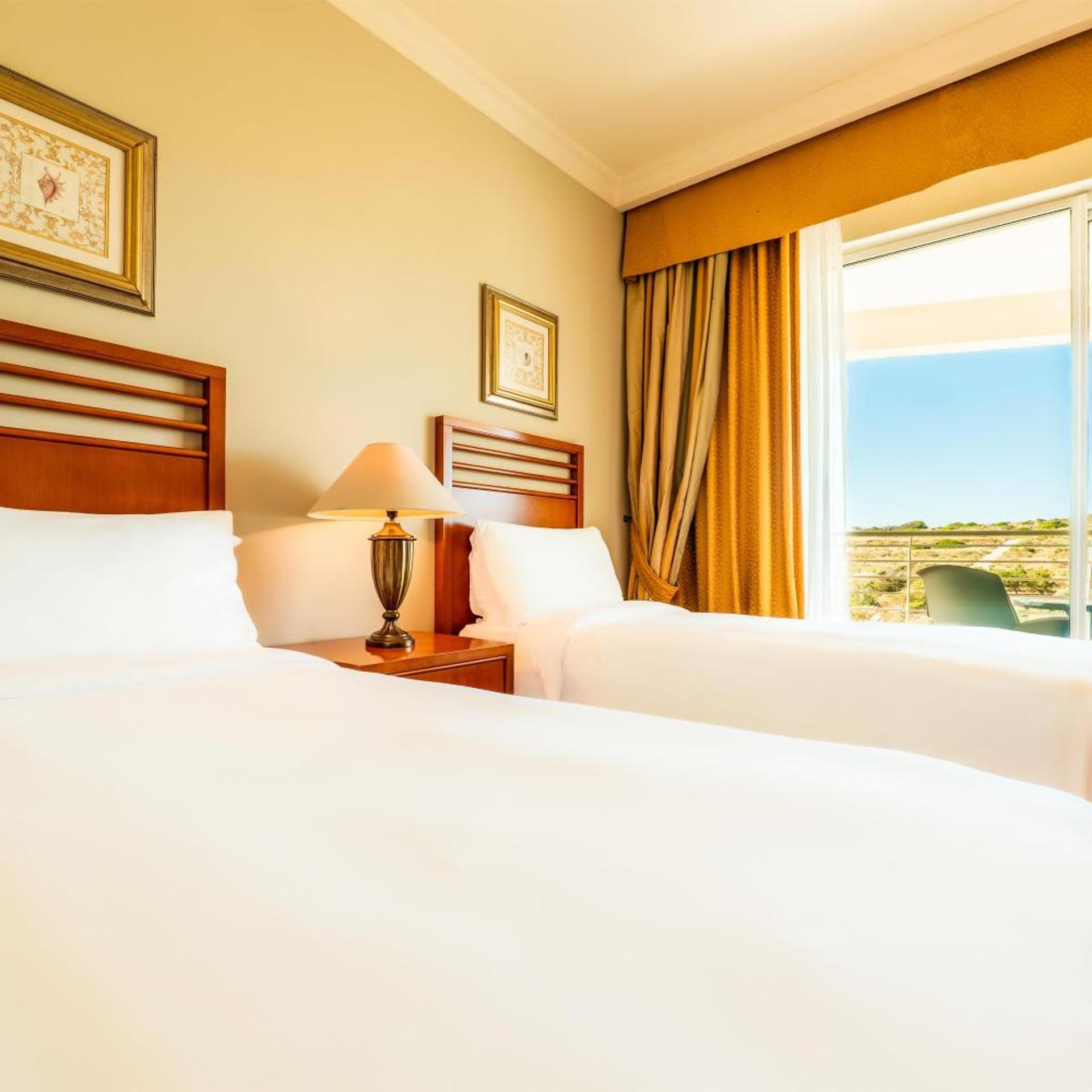 2 Bedrooms, Suite, Country View