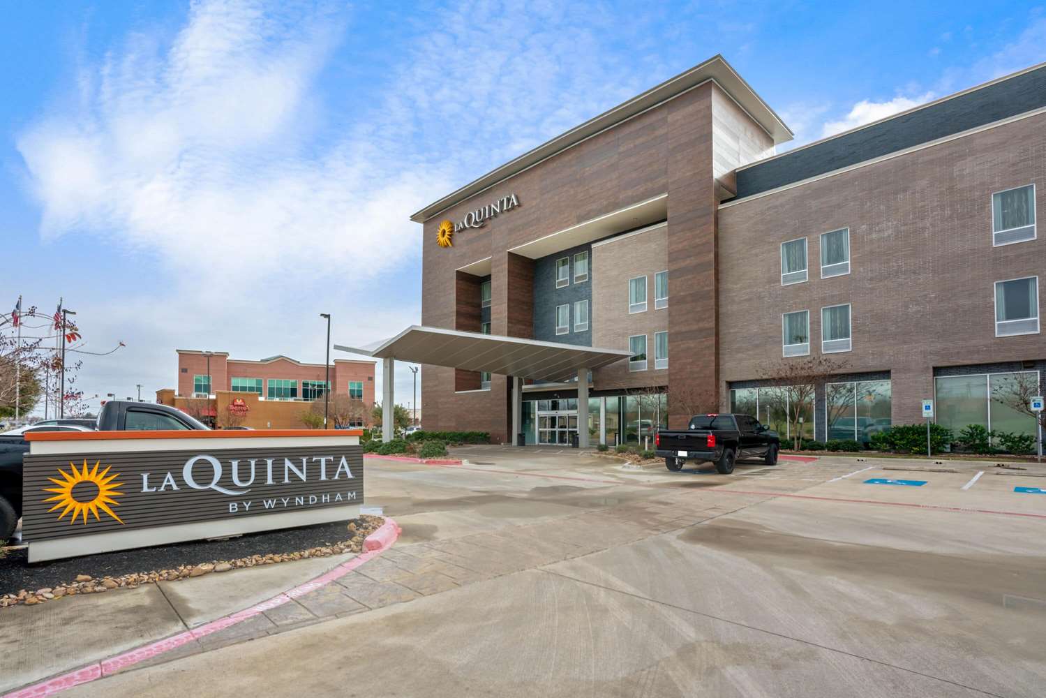 La Quinta Inn & Suites by Wyndham College Station South 57/64