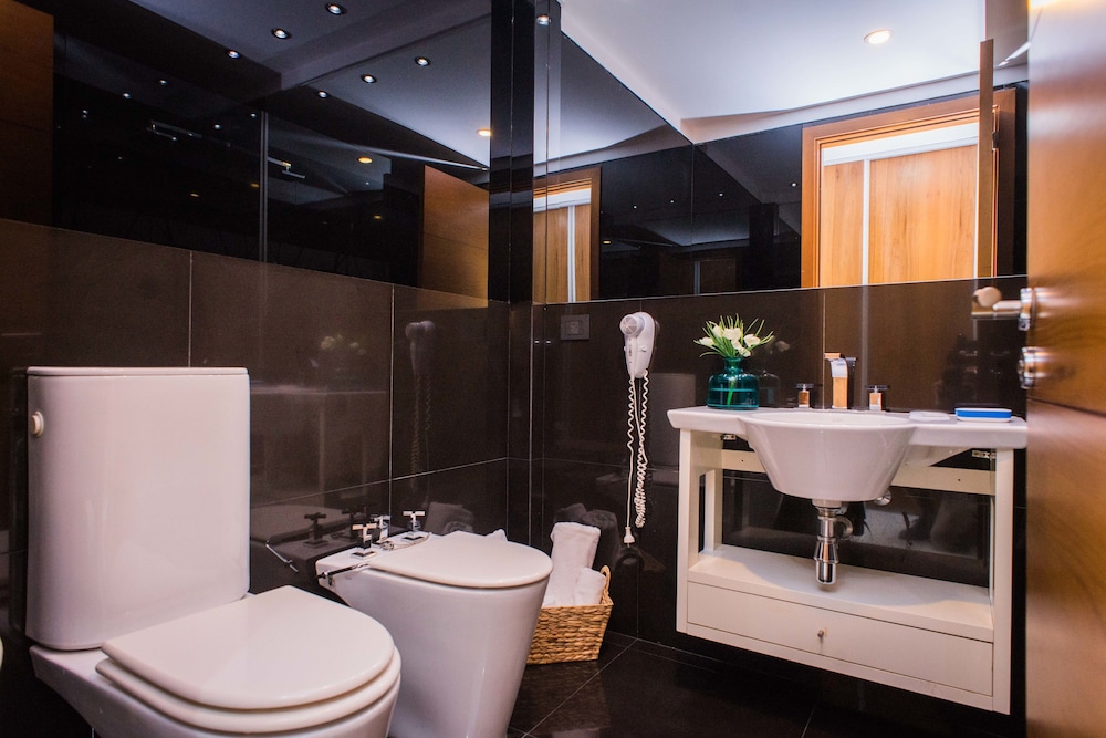 Soho Luxury Suites 99/99