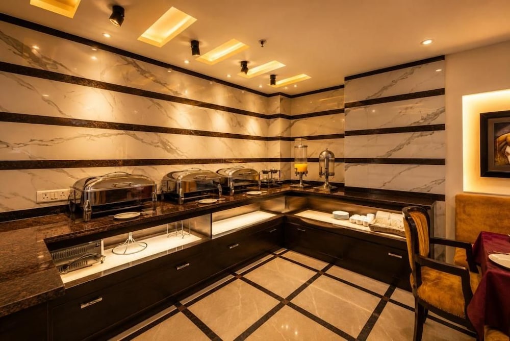 La Sapphire Hotel 26/50