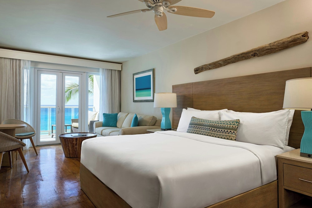 Split, Guest Room, King Bed, Ocean Front, Sofa