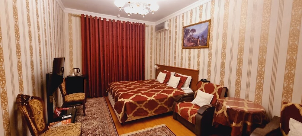 Sarbon Hotel 58/72