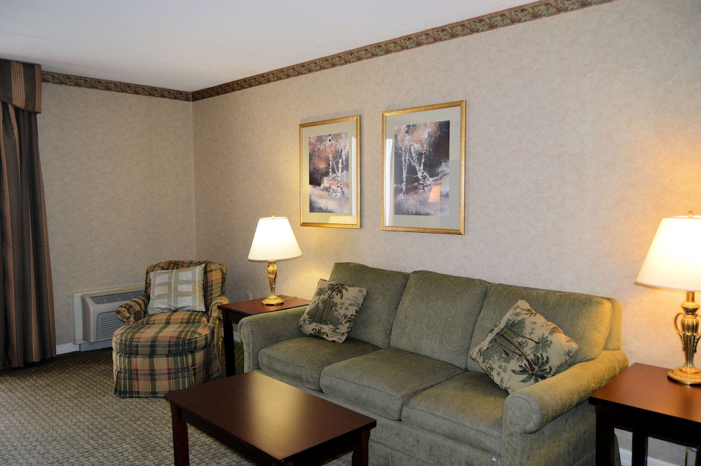 Best Western Plus Wilkes Barre Center City 33/55