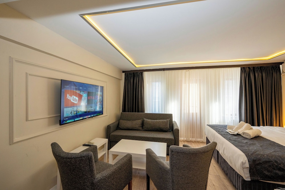 Aiza Suites 41/53