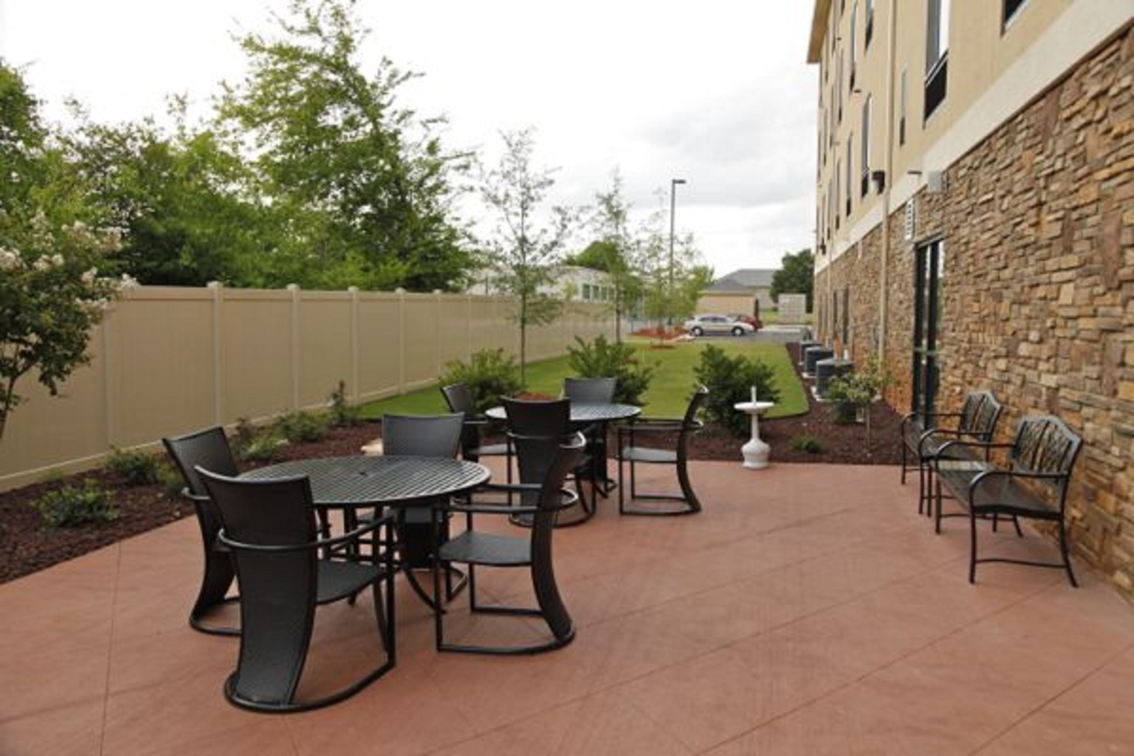 Holiday Inn Express Hotel And Suites Huntsville Airport 40/54