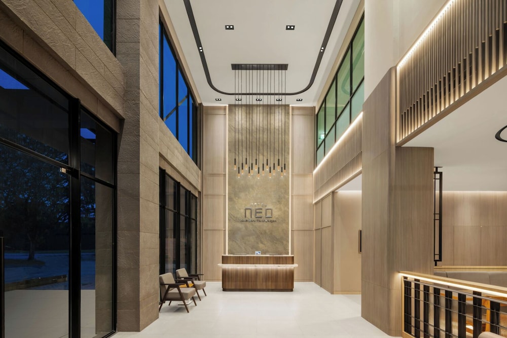 Hotel Neo Kota Baru Parahyangan 14/88