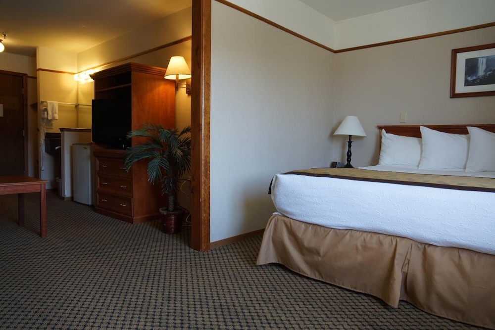 Luxury Inn And Suites 15/75