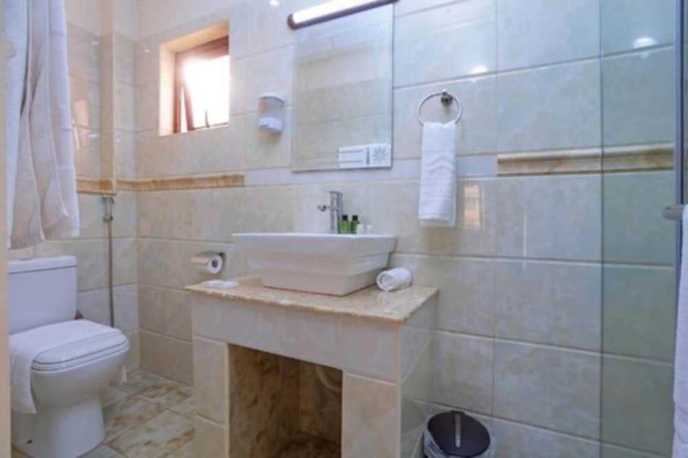 West Lerruat Hotel 43/47