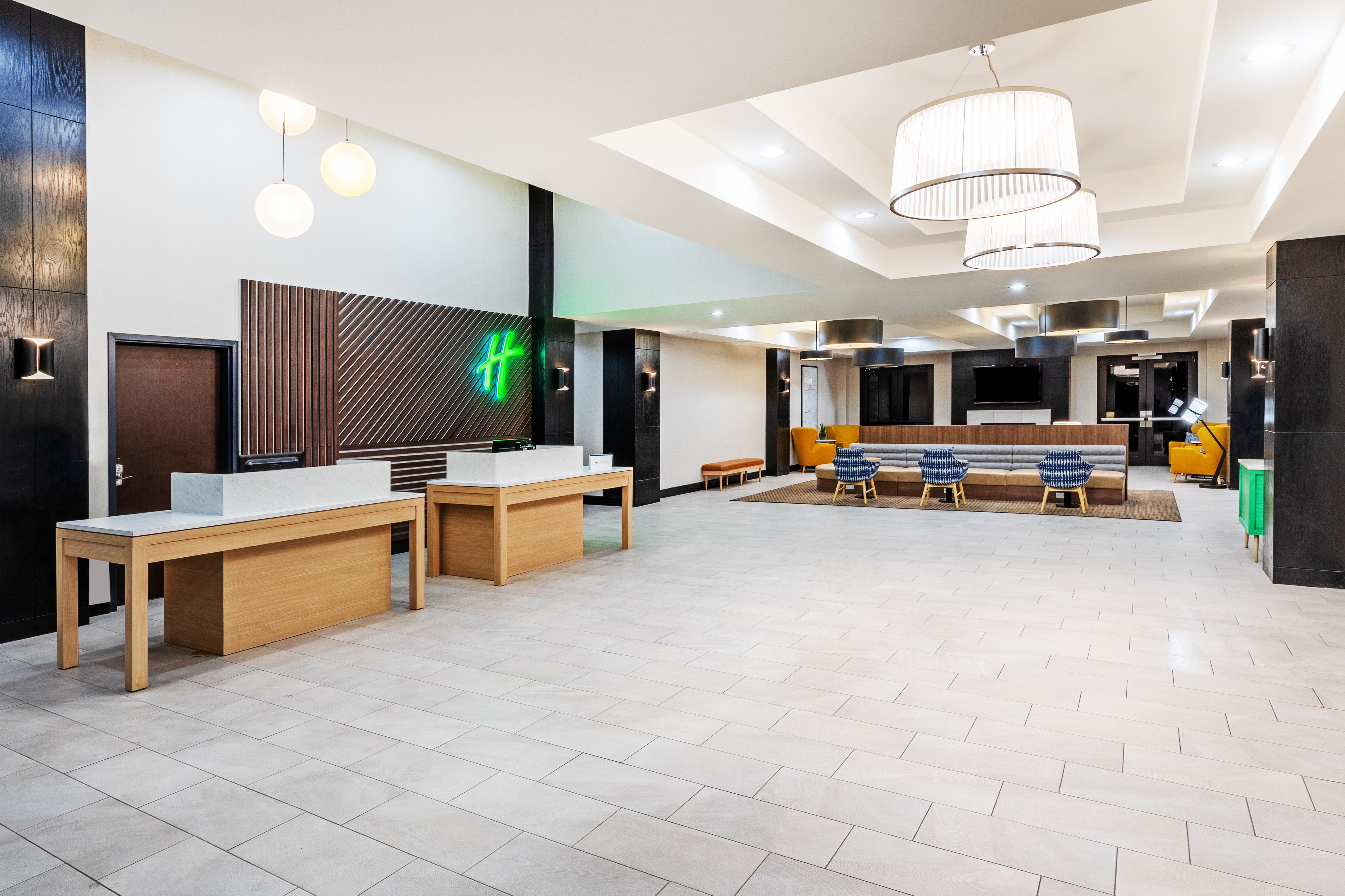 Holiday Inn Hotel & Suites Tulsa South 10/56