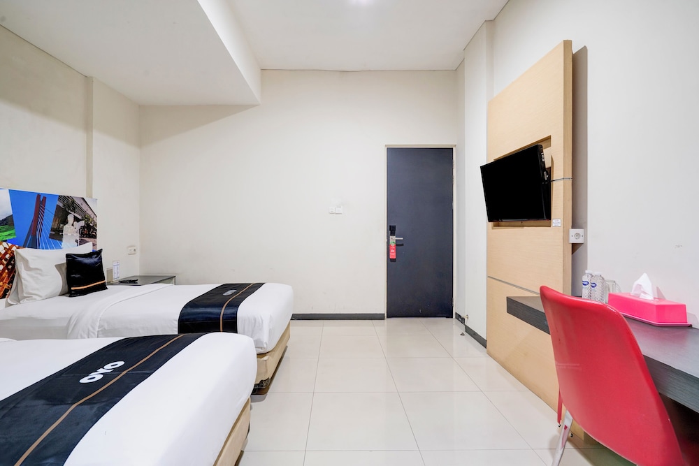 Townhouse Oak Cihampelas Near Ciwalk Formerly Promenade Hotel 41/72