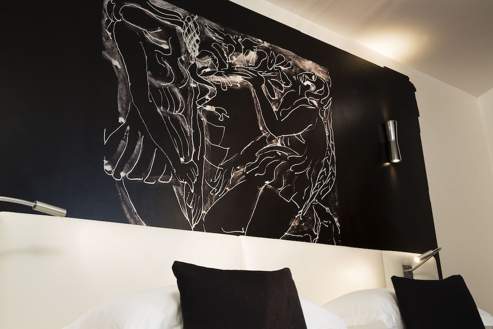 Hotel Montparnasse Saint Germain 48/76