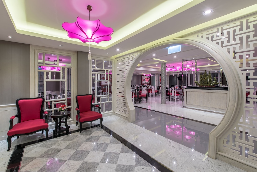 Royal Rattanakosin Hotel 6/63