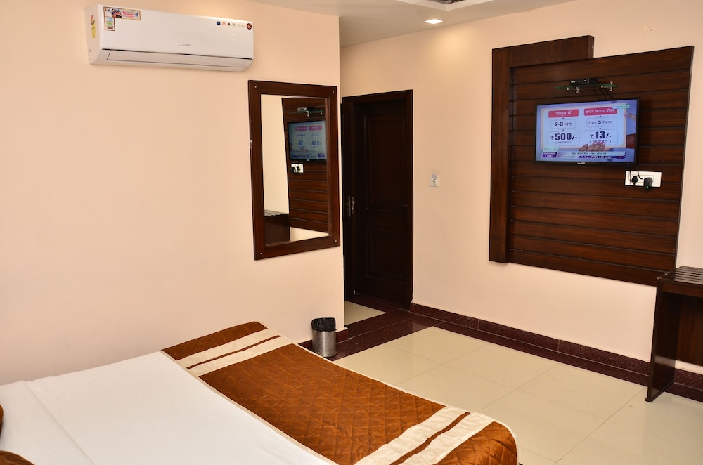 Hotel 49 24/36