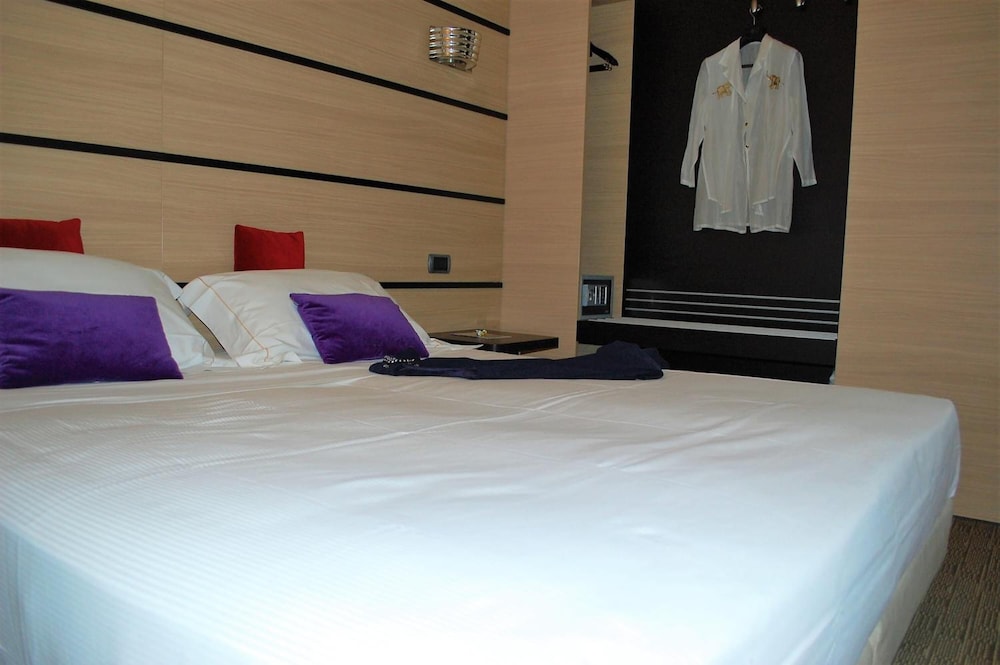 Hotel Cora 3/30