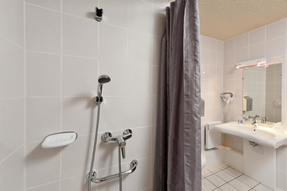 Hotel Kyriad Saint Etienne Centre 69/70