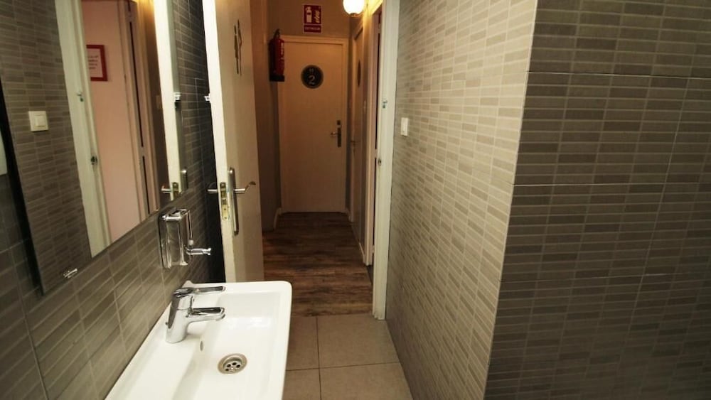 Room, Single, Single Bed, Shared Bathroom, Hostal Paraiso 5/5