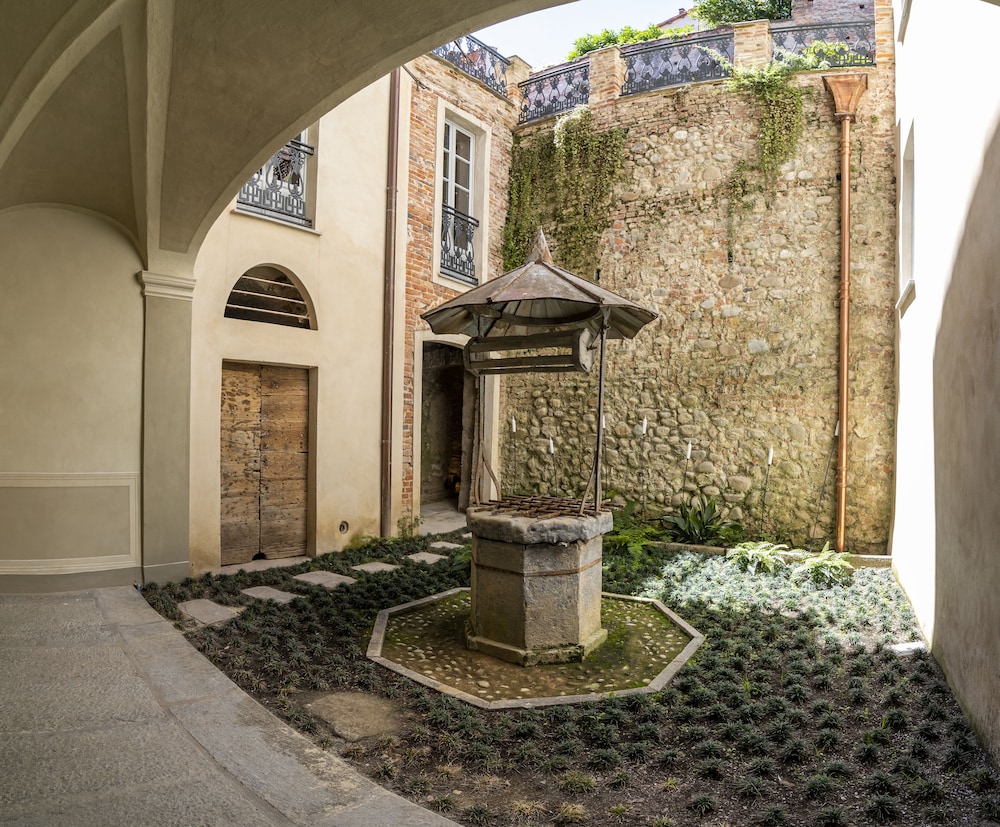 Palazzo Fauzone Relais 24/50