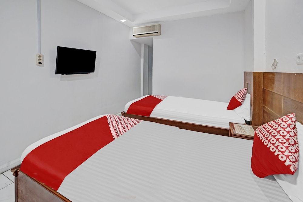 OYO 90487 Wisma Kuta Karang Baru 15/31