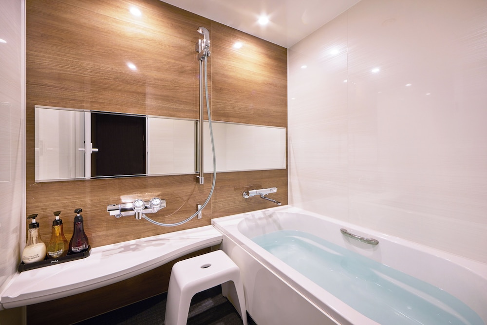 Southern City Hotel 47/49