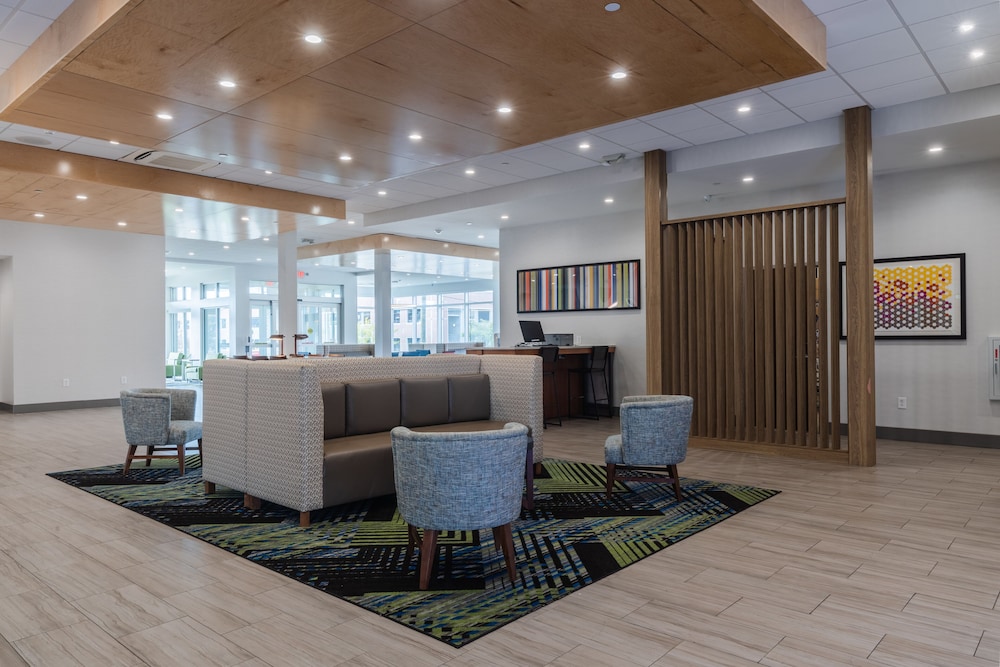 Holiday Inn Express & Suites Columbia Downtown – The Vista 24/60