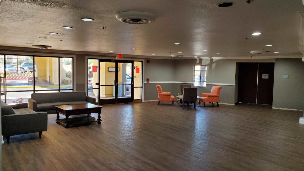 Ramada By Wyndham Barstow 17/36