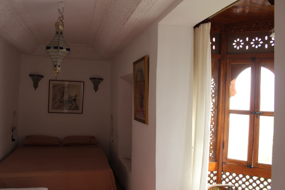 Riad Ben Youssef 23/50