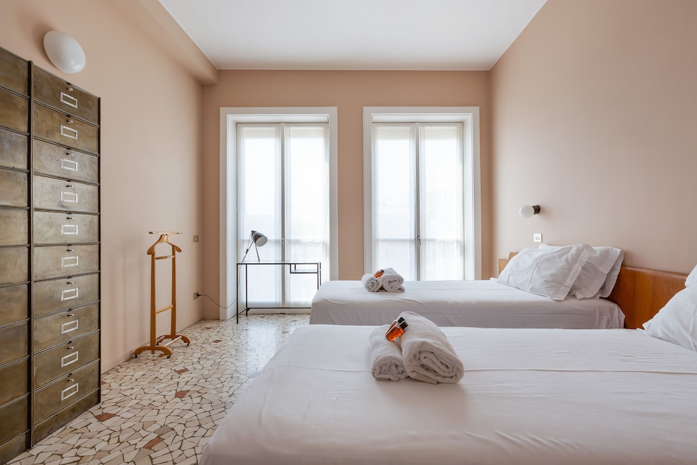 Brera Apartments in Porta Ticinese 9/43