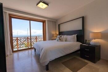 1 Bedroom, Suite, King Bed, Ocean View