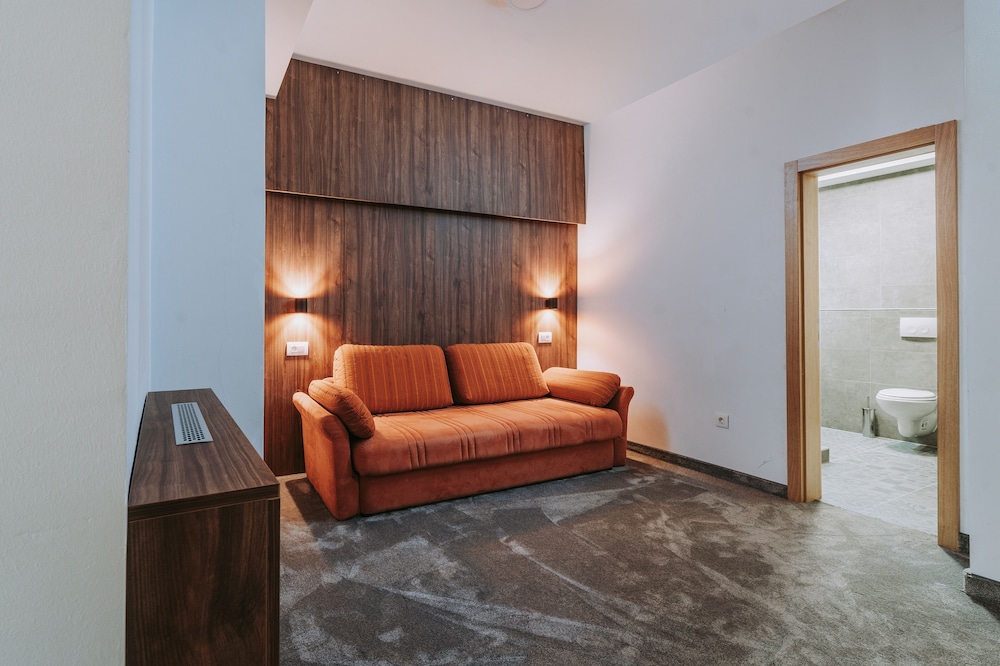 Slisko Hotel 41/66