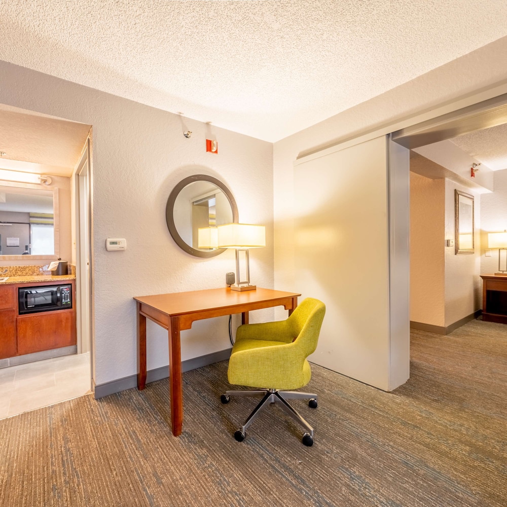 Hampton Inn Gainesville FL 62/66