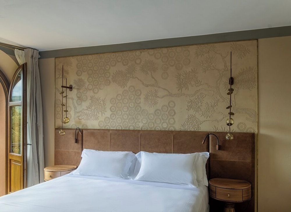 COMFORT, SUITE, KING BED