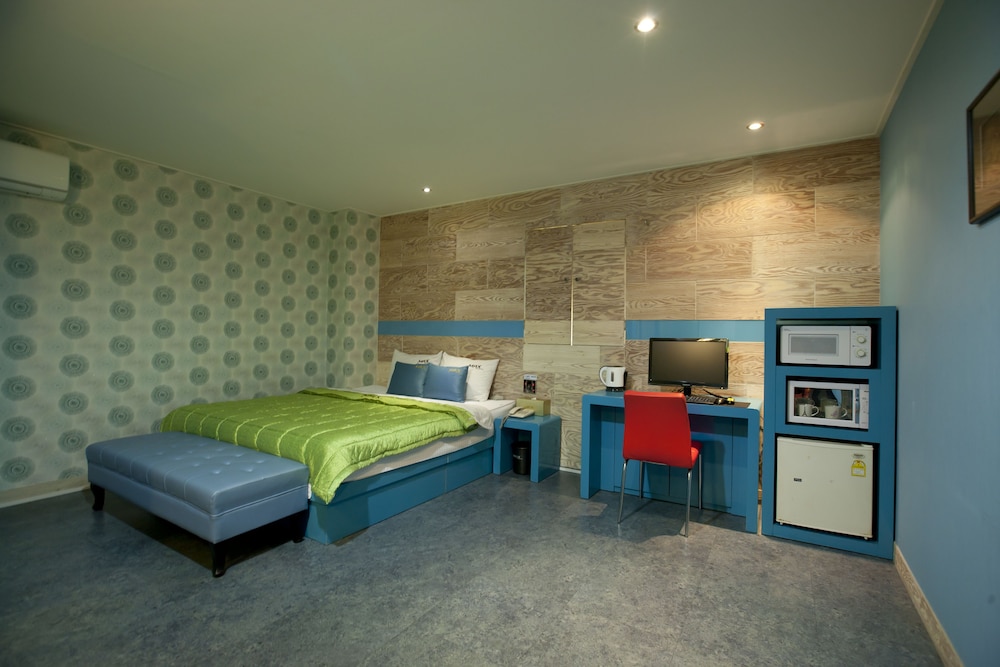 Max Motel 26/66