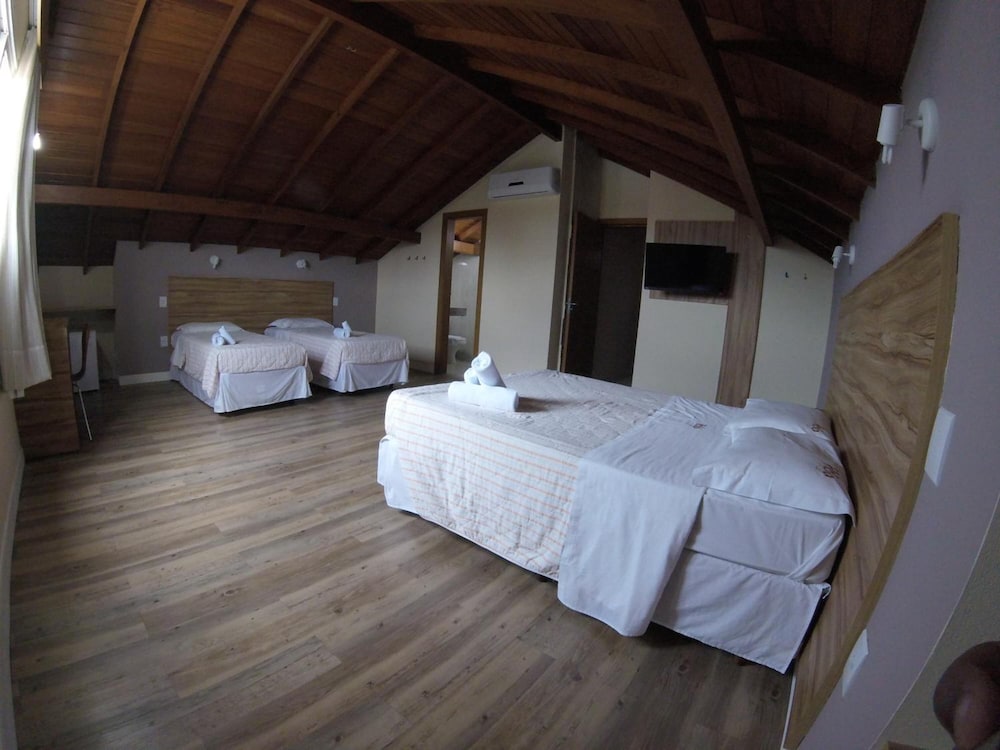 HOLA HOTEL 9/23
