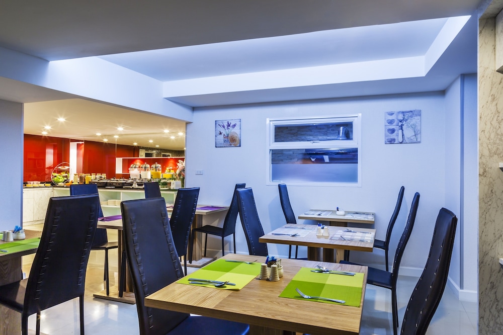 Solo Express Sukhumvit 81 54/57
