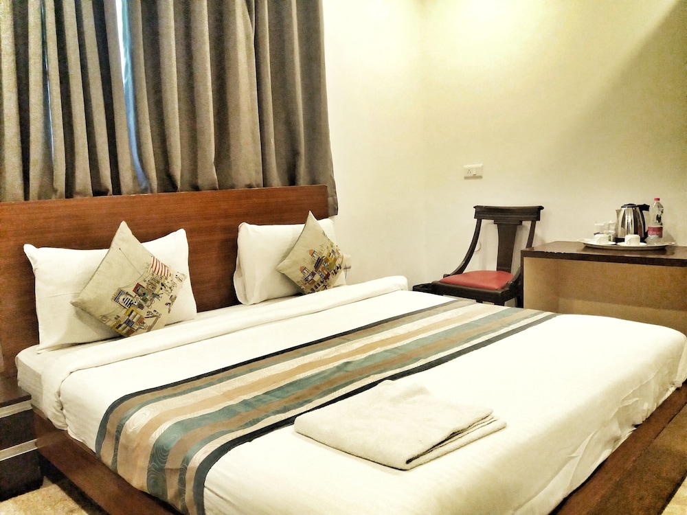 Hotel Delhi Aerocity 53/75