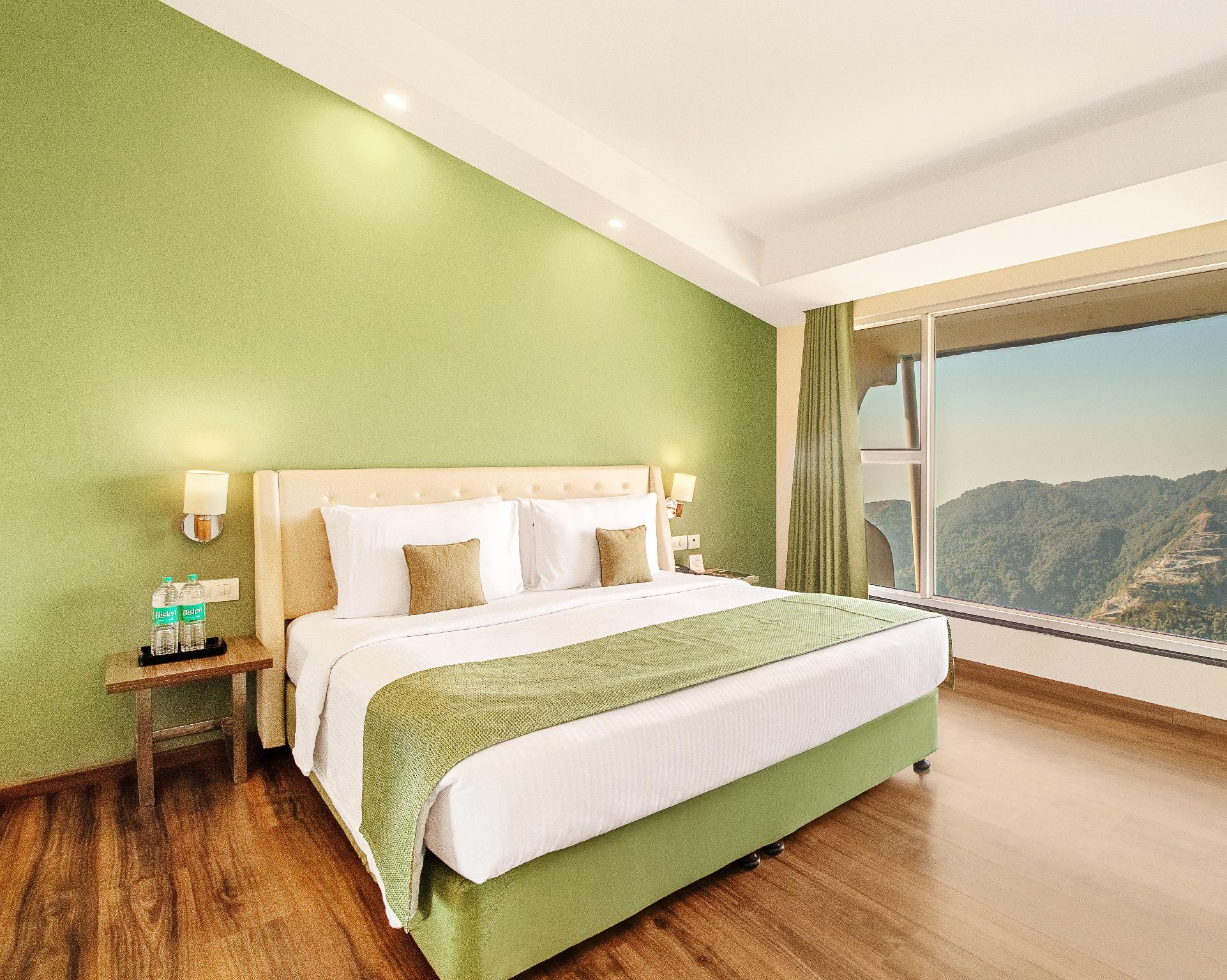 Suite, Valley View, Balcony