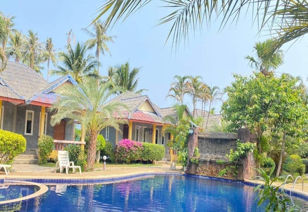 Popular Lanta Resort 34/41