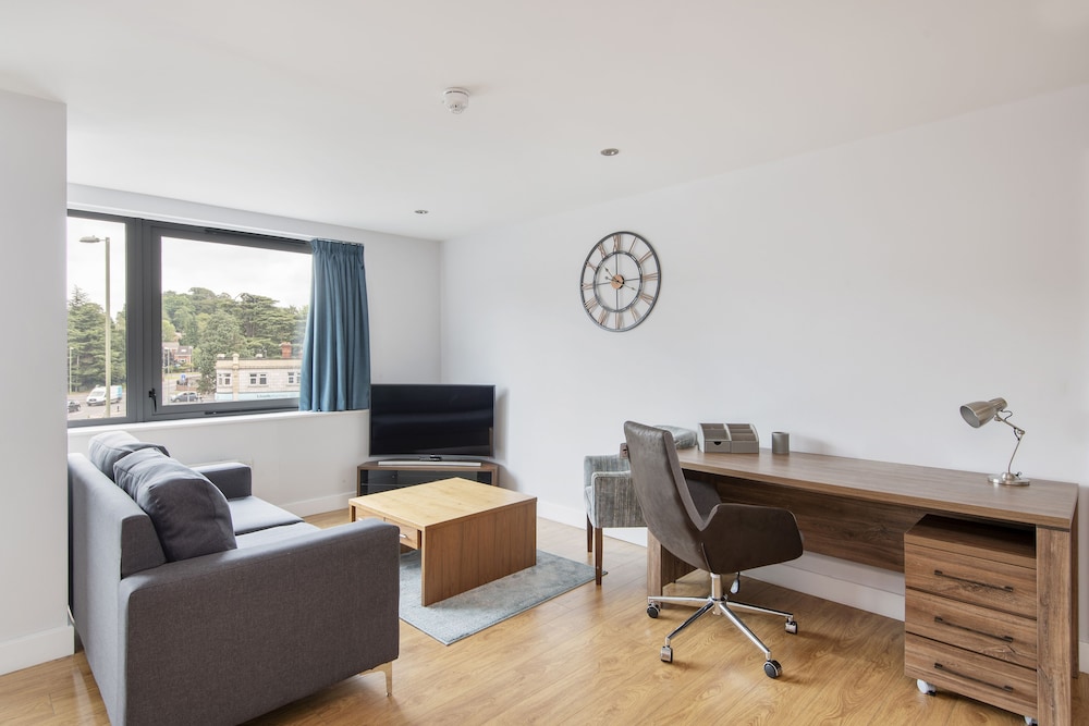 Max Serviced Apts Farnborough 54/58