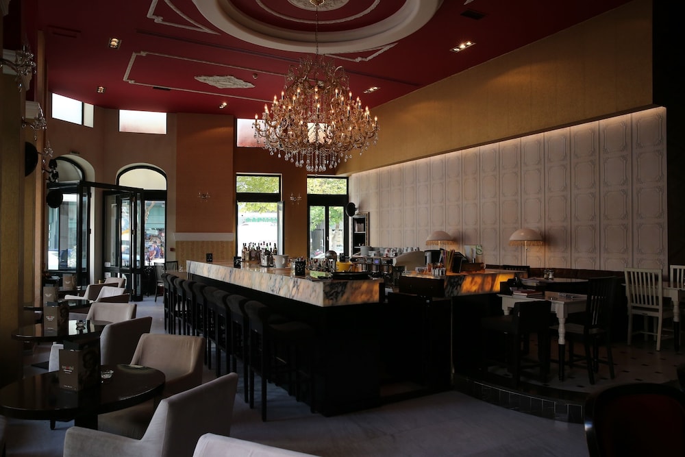 Arni Domotel 22/32