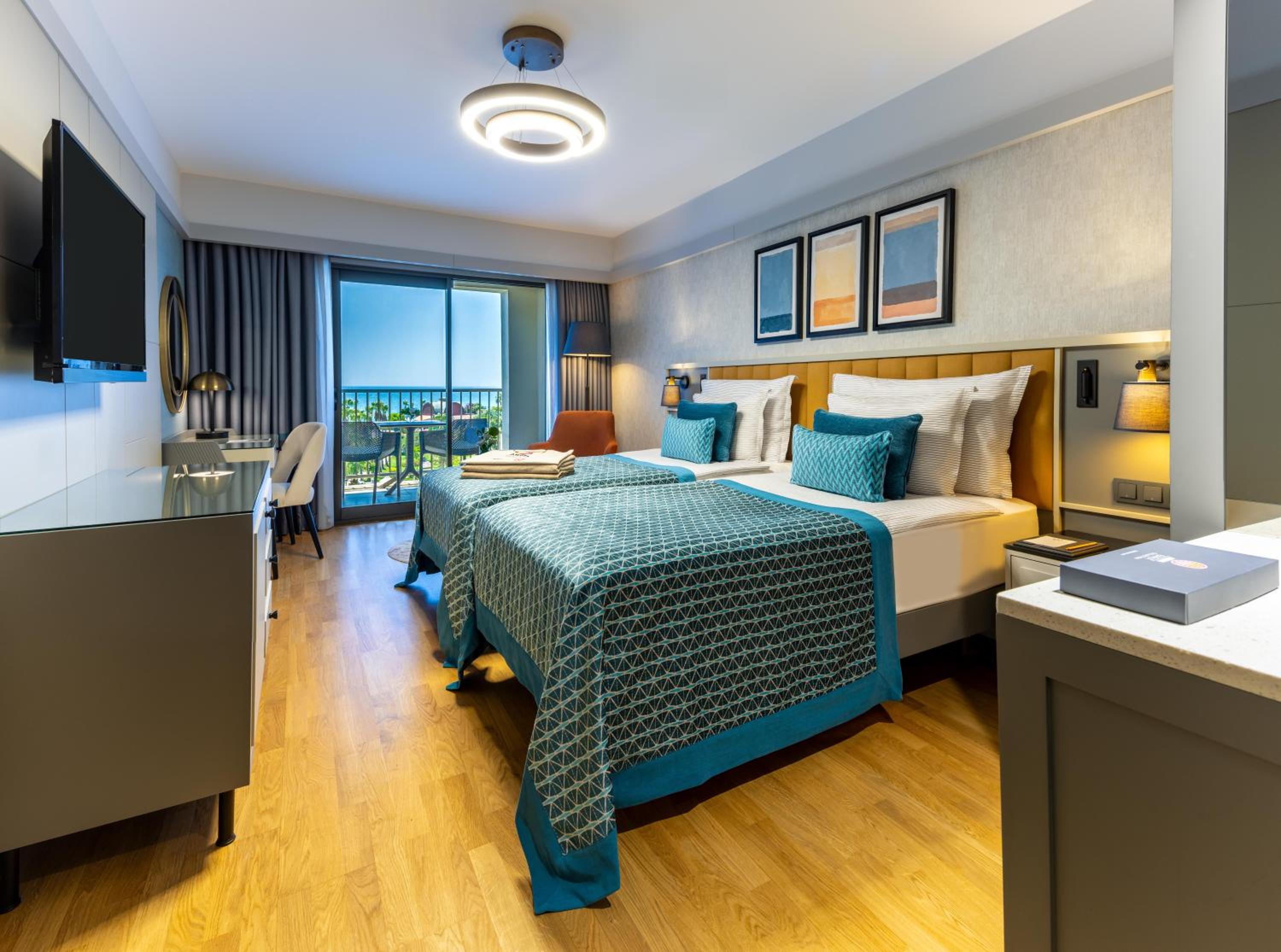 Deluxe, Double or Twin Bed, Sea View