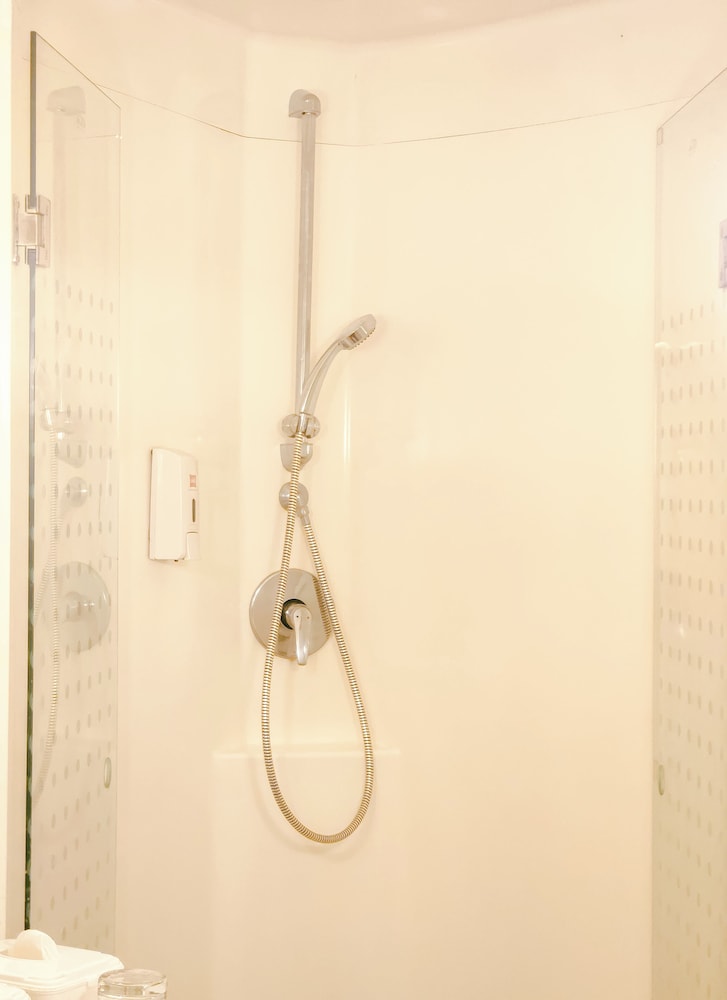 IBIS BALIKPAPAN 66/66