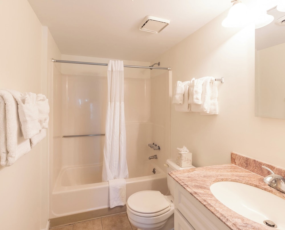 2 Bedrooms, Condo, Standard, Twin Beds, Queen Bed, Bay View, Sofa, Patio 4/6